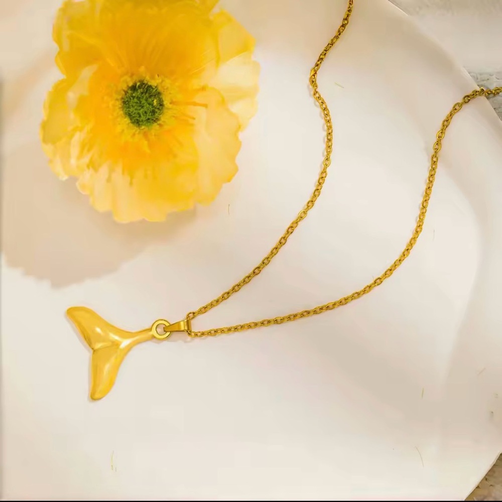 18k gold plated stainless steel necklace